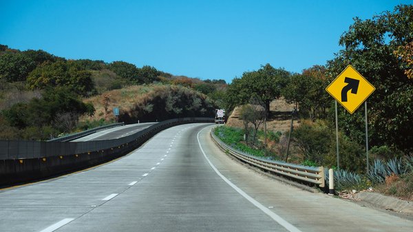 Comparing MOT Standards: Key Differences Between Electric Vehicles and Diesel Cars in the UK